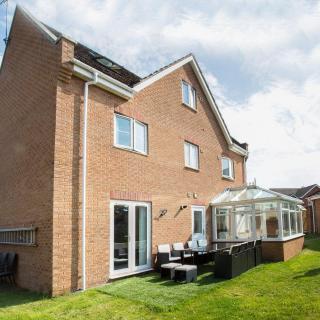 5 Bedroom Stunning House- Sleeps 14 with 11 Beds - 7