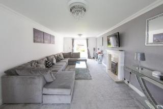 5 Bedroom Stunning House- Sleeps 14 with 11 Beds - Cardiff - 9