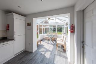 5 Bedroom Stunning House- Sleeps 14 with 11 Beds - 8