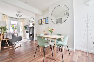 Stunning Cardiff Bay House - 8