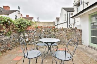 Stunning Cardiff Bay House - 6