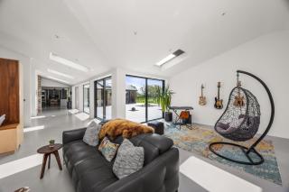 Pass The Keys Luxury Retreat with Countryside Views - Plumpton Green - 9