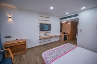 Clarks Safari Kheda, Ahmedabad - Kheda - 1
