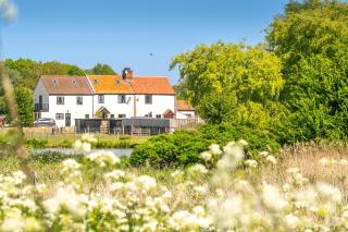 Swift Host - 2 Bedroom - Beautiful Surroundings - Parking - Pet Friendly - Filby - 0