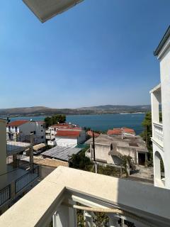 Villa Toby With Sea View - Trogir - 1