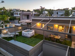 Panorama View Apt with Jacuzzi by 8essentially - Daratso - 8