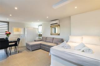 Panorama View Apt with Jacuzzi by 8essentially - Daratso - 6
