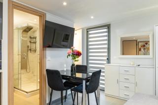 Panorama View Apt with Jacuzzi by 8essentially - Daratso - 1