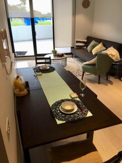 Modern 2 Bed 2 Bath Apartment with Parking opposite Westfield Doncaster - Doncaster - 0