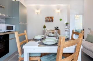 GuestHost - Roby's Home - 1