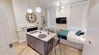 Side-by-side Studios Book Together City Base - Liverpool - 2