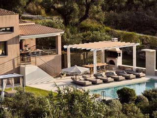Villa Merovigli - Sea Views & Private Pool, Ideal for Large Groups, by ZanteWize - Tragaki - 9