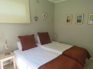 Nest Egg Holiday Home Voëlklip - Hermanus - 4