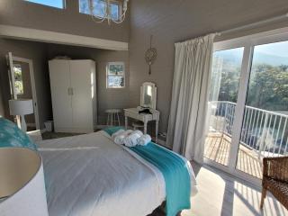 Nest Egg Holiday Home Voëlklip - Hermanus - 1