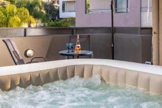 Panorama View Apt with Jacuzzi by 8essentially - Daratso - 9
