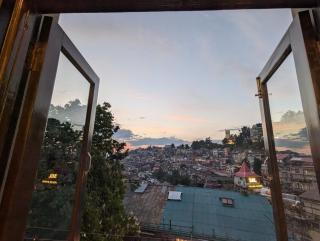 The Mall Ethos - On Mall Road - Kitchen - Sleeps 4 - 6