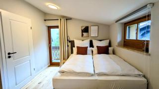 Die Watzmannsuite - Familienfreundliche Ferienwohnung in historischer Villa mit Kamin, Infrarotkabine, Balkon, Garten, nur 10 Gehminuten ins Zentrum von Berchtesgaden - Bischofswiesen - 1