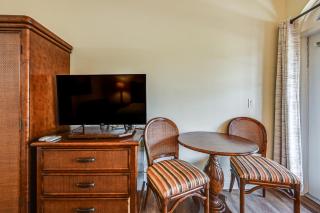 Naples Vacation Rental Studio in Resort Community - 1