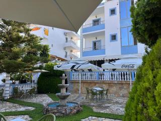 Esmeralda Hotel & Restaurant - Ksamil - 8