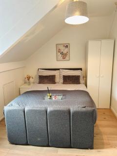 Spacious 4BR Home in Leeds city - Free Parking - Amley - 2