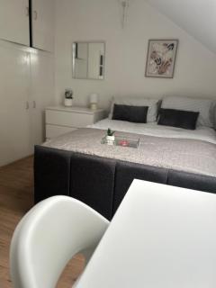 Spacious 4BR Home in Leeds city - Free Parking - Amley - 1