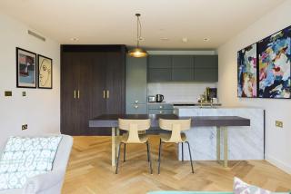 The Green Balcony Flat in West Hampstead - 9