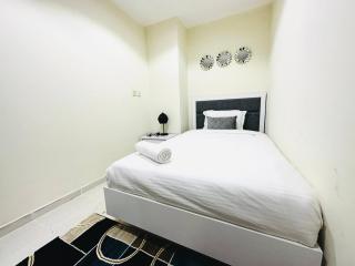 Stylish 1 Plus Maid's 5 mins to Metro at Marina Park - 4