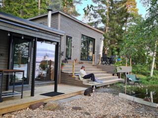 The lake house - boats, beach, sauna, dock and barbecue! - Sandviken - 1