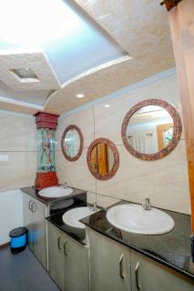 Premium Day Cruise House Boat Alleppey by LexStays - 5