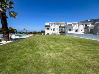 Villa MIRA Loutraki - Swimming Pool and Sea Views I Luxury - Loutraki - 1