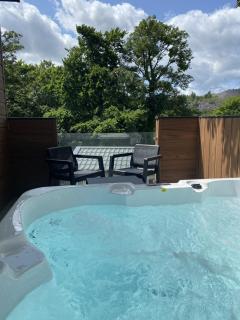 P51 - Studio Pod with Hot tub - 9