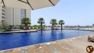 Vogue Luxury Two Bedroom Apartment in Golf Gate Damac Hills - Balcony with Panoramic View, Pool and Gym Access, Ideal for Family Stays - 4