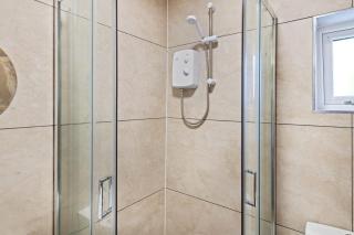 Modern 3BR Flat Parking Near City Centre - Nottingham - 4