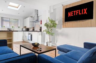 Modern 3BR Flat Parking Near City Centre - Nottingham - 0