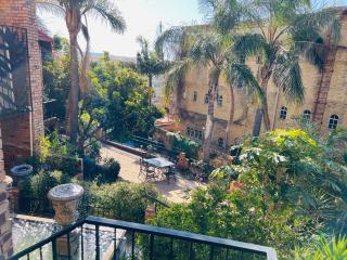 Penthouse With Stunning Views - Johannesburg - 6