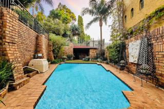 Penthouse With Stunning Views - Johannesburg - 4