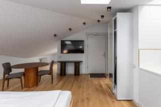 Roze Center Apartments - 3