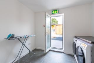 Private & Relaxed Apartments 1-5 - Cardiff - 9