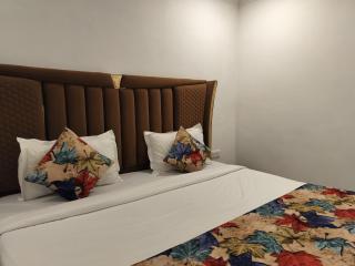 Farmhouse Inn nh8 - New Delhi - 0