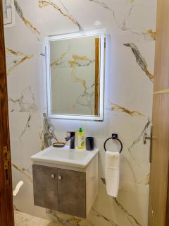 Top Location, NEUF, piscine & Comfort - 2