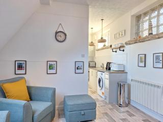 Time and Tide - Central Ramsgate - two bedroom seaside escape - stone's throw from beach - 6