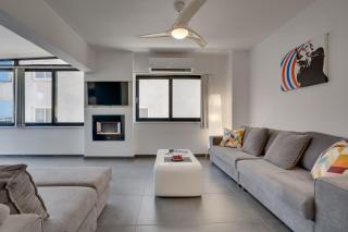 Makenzy Star 2bd Duplex 300m From Beach - Aglantzia - 1