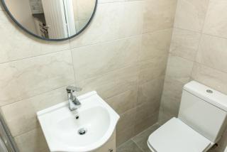 Private & Relaxed Apartments 1-5 - Cardiff - 6