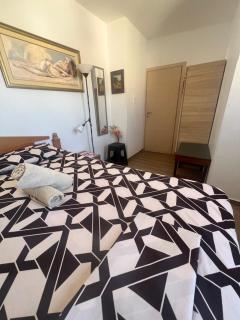 Private Rooms with a Beautiful Veranda - Iráclio - 9