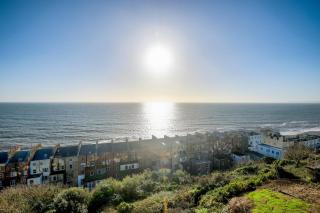 Seascape - 2 bedroom flat with panoramic sea views - 7