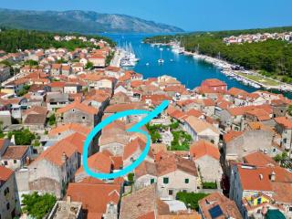 "Historic Stone Loft" with breakfast - ZF Stari Grad - Stari Grad - 4