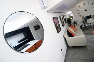 2 BR Apt in Cardiff Central Spacious with a Patio - Cardiff - 0