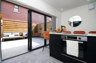 2 BR Apt in Cardiff Central Spacious with a Patio - Cardiff - 5