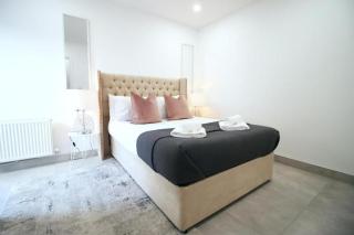 2 BR Apt in Cardiff Central Spacious with a Patio - Cardiff - 1