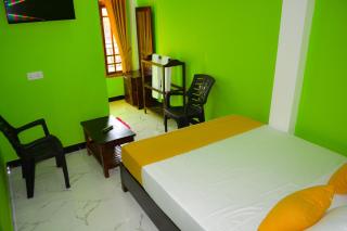 Luxury Everest Hotel - Trincomalee - 1